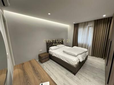 Rruga e Elbasanit, Tirana, Албания