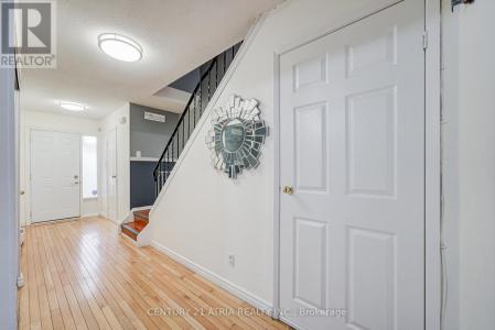 5 MCCALLUM COURT, Brampton (queen Street Corridor), Ontario L6W 3M4, Canada