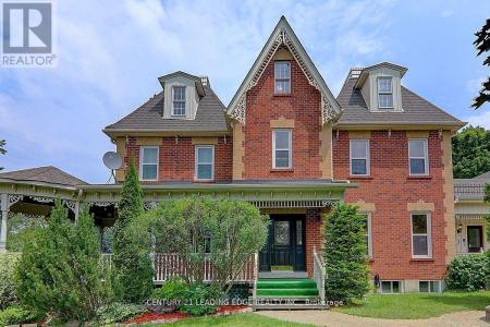 7 MAPLE VIEW LANE, Whitchurch-Stouffville-, Ontario L4A 7X5, Canada