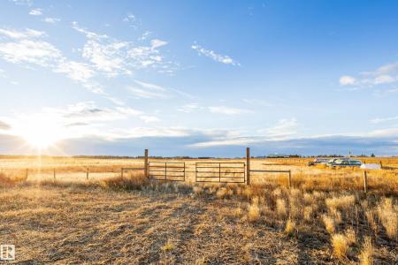 HWY 44 RR 265, Rural Sturgeon County, Alberta T8R 0J3, Canada
