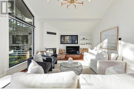 145 RUSSELL STREET WEST, Blue Mountains, オンタリオ N0H 2P0, カナダ