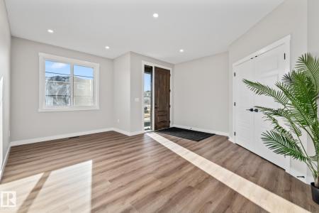 671 KING STREET, Spruce Grove, Alberta T7X 4P7, Canada