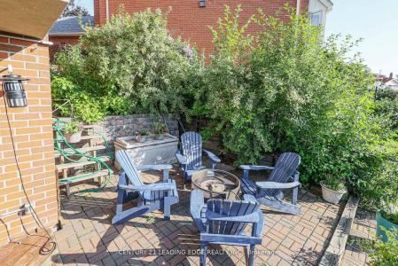 18 PEREGRINE GROVE, Brampton, 安大略省 L6S 4B6, 加拿大