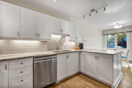 32 INNESBROOK COURT, Stittsville - Munster - Richmond, オンタリオ K2S 1C7, カナダ