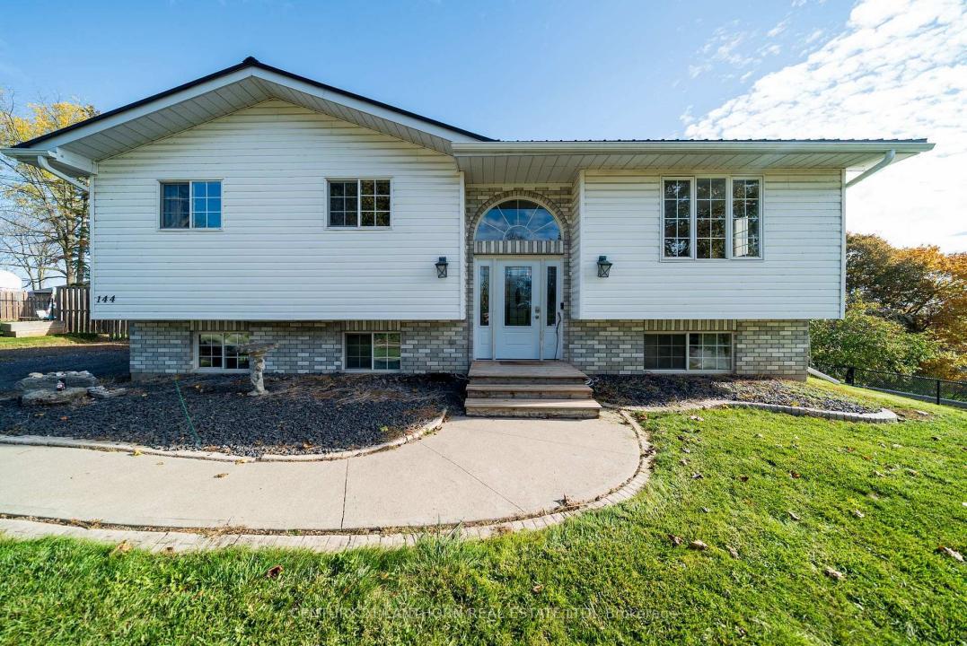 144 CENTRE STREET, Deseronto, Онтарио K0K 1X0, Канада