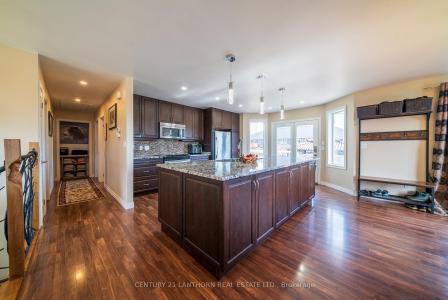 144 CENTRE STREET, Deseronto, Онтарио K0K 1X0, Канада