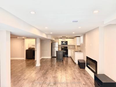 80 SAVAGE ROAD, Newmarket, Ontario L3X 1R1, Canadá