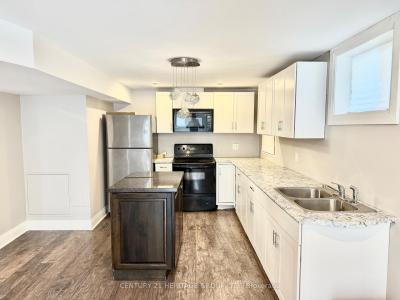 80 SAVAGE ROAD, Newmarket, Ontario L3X 1R1, Canadá