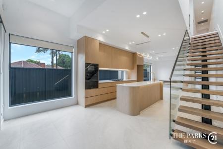 121 Avoca Road, Canley Heights, NSW 2166, Australia