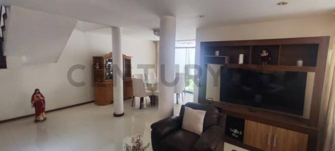 Urb. Alameda Dolores Mz D lote 12 , Arequipa, Arequipa 00001, Peru