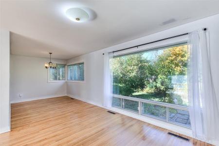 84 9e Rue, Montréal (Pierrefonds-Roxboro), Quebec H8Y 1J5, Kanada