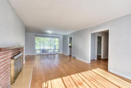 84 9e Rue, Montréal (Pierrefonds-Roxboro), Quebec H8Y 1J5, Kanada