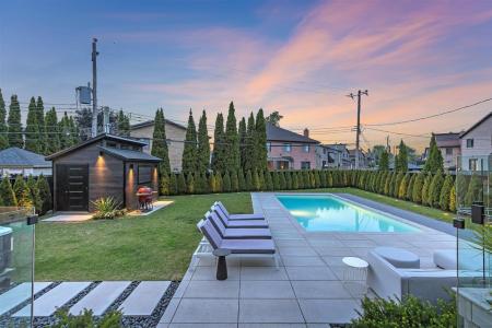 117  Rue Laporte, Dollard-Des Ormeaux, Quebec H9A 3E3, Canada