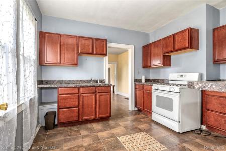 2377 Oakdale Street, Detroit, Michigan 48209, USA