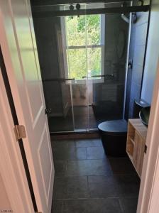 285 W Palisade Ave, Englewood City, New Jersey 07631-2139