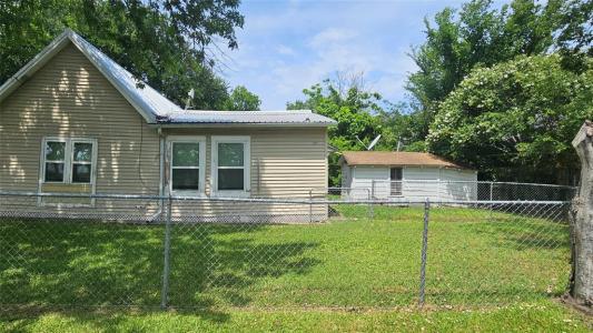 409 E 7th Street, Ferris, Texas 75125