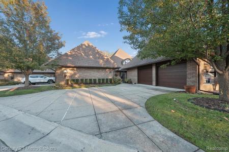 9095 S Saginaw Road Unit #23, Grand Blanc, Michigan 48439, États-Unis