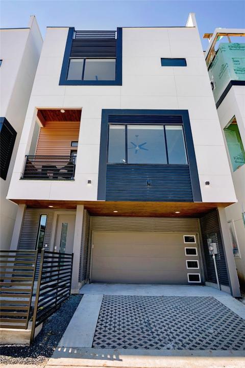 511 Memorial Heights Drive, Houston, Texas 77007