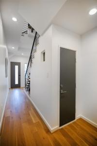 511 Memorial Heights Drive, Houston, Texas 77007