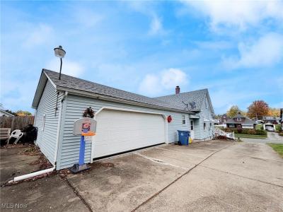 469 Devitt Avenue, Campbell, Ohio 44405, USA