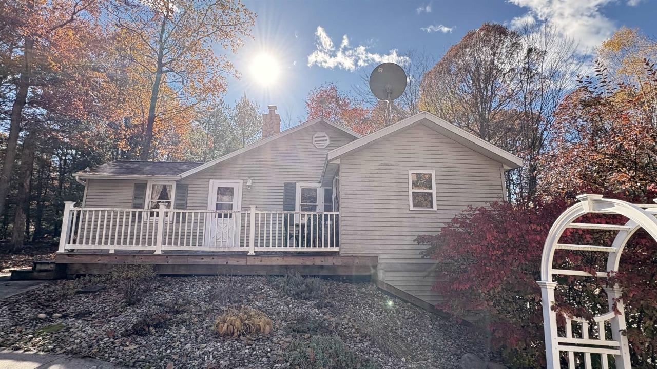 2790 Gilroy, Harrison, Michigan 48625, HOA KỲ