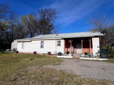31 W 8th Street, Kiowa, Oklahoma 74553, USA