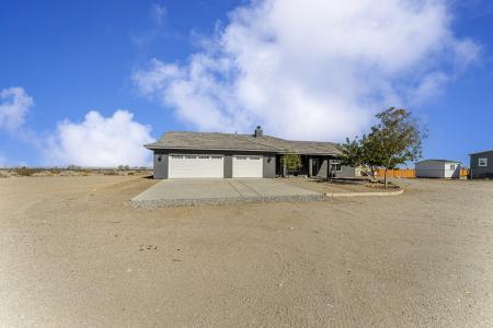 2700 Olivera Rd, Pinon Hills, California 92371, Estados Unidos