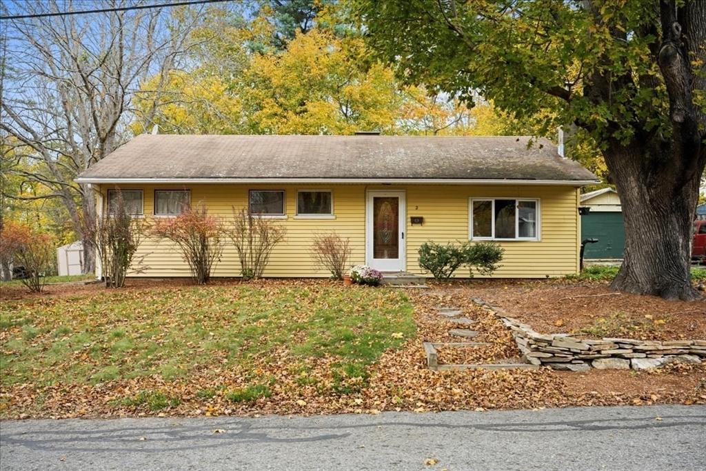 2 Sunset Ln, Spencer, Massachusetts 01562, Stati Uniti