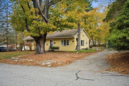 2 Sunset Ln, Spencer, Massachusetts 01562, Stati Uniti