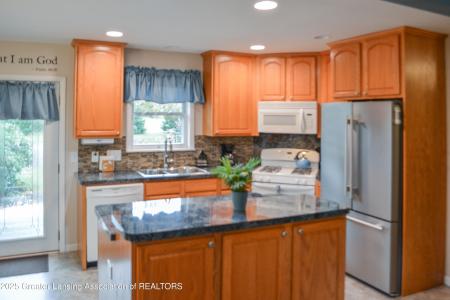 51 Shirlee Avenue, Ionia, Michigan 48846, HOA KỲ