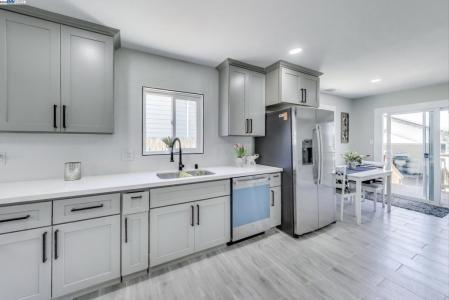 2131 Pomona Ave, Martinez, California 94553, Stati Uniti