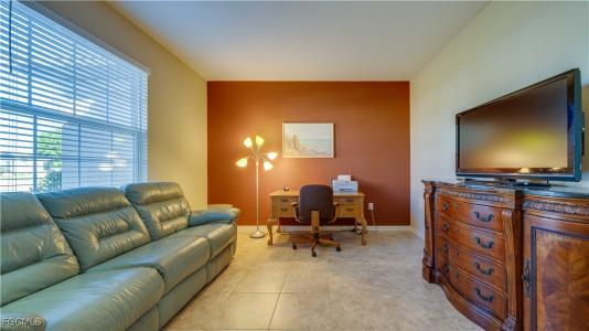 2025 SW 19th Place, Cape Coral, Flórida 33991, Estados Unidos