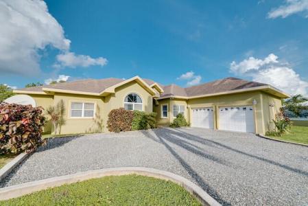 4-BEDROOM FAMILY GEM IN SAVANNAH MEADOWS W/RENTAL UNIT, Jim Bodden Ave, Savannah, Grand Cayman, Cayman Islands