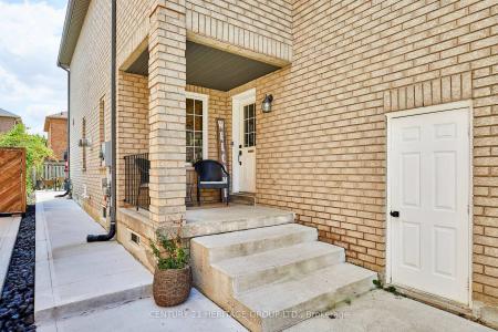 13 CARRIAGE HOUSE ROAD, Caledon, Ontario L7E 2H8, Canada