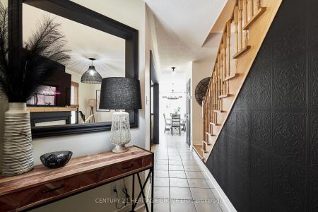 13 CARRIAGE HOUSE ROAD, Caledon, Ontario L7E 2H8, Canada