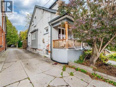 458 DUNDURN STREET SOUTH, Hamilton, Ontario L8P 4L9, Canada