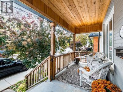 458 DUNDURN STREET SOUTH, Hamilton, Ontario L8P 4L9, Canada