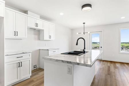 68 KOOTENAY WAY, Steinbach, Manitoba R5G 2Y1, Canadá