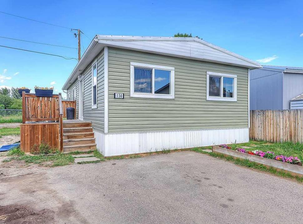 130 SUNSET WAY NE, High River, Alberta T1V 1J4, Canadá