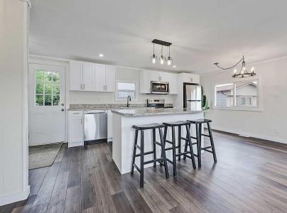 130 SUNSET WAY NE, High River, Alberta T1V 1J4, Canadá