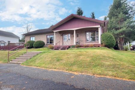 1851  Rue Ste-Marie, Pohénégamook, Quebec G0L 1J0, Canada