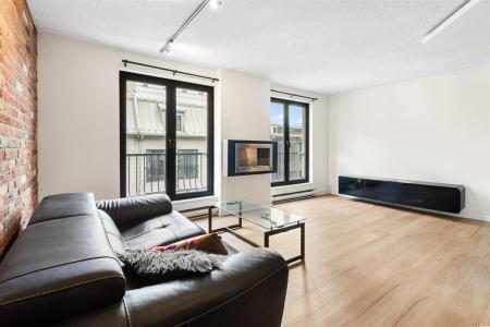 405  Rue Notre-Dame E., Montréal (Ville-Marie), Quebec H2Y 1C9, Canada