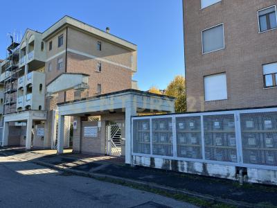 Via Assisi, Vanzago, Lombardia 20010, Италия