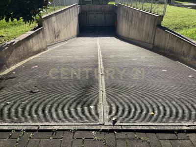 Via Assisi, Vanzago, Lombardia 20010, Италия