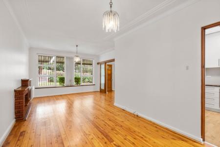 2 Mckinnon Avenue, Five Dock, NSW 2046, Australie