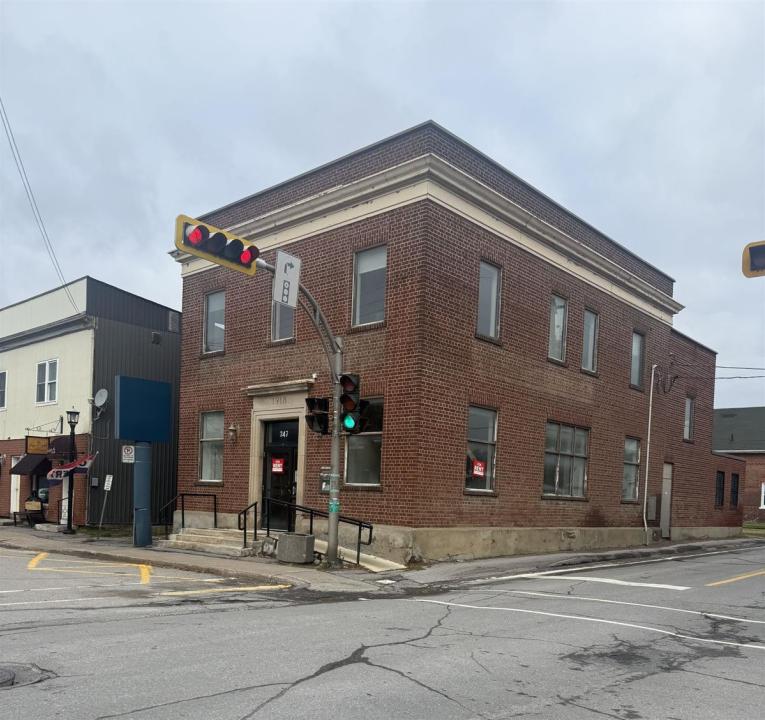 347 Rue Main, Shawville, ケベック J0X 2Y0, カナダ