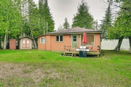 59  Ch. Terjanian, Gracefield, Quebec J0X 1W0, Canadá