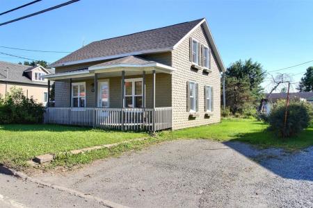 47 Rue de la Frontière O., Rivière-Bleue, 퀘벡주 G0L 2B0, 캐나다