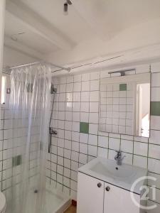 Remoulins, Languedoc-Roussillon 30210, France