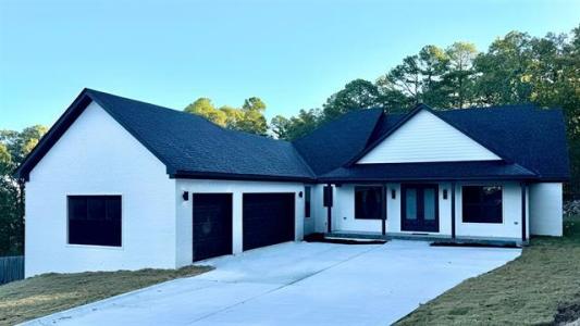 154 Majestic Circle, Maumelle, Arkansas 72113, USA